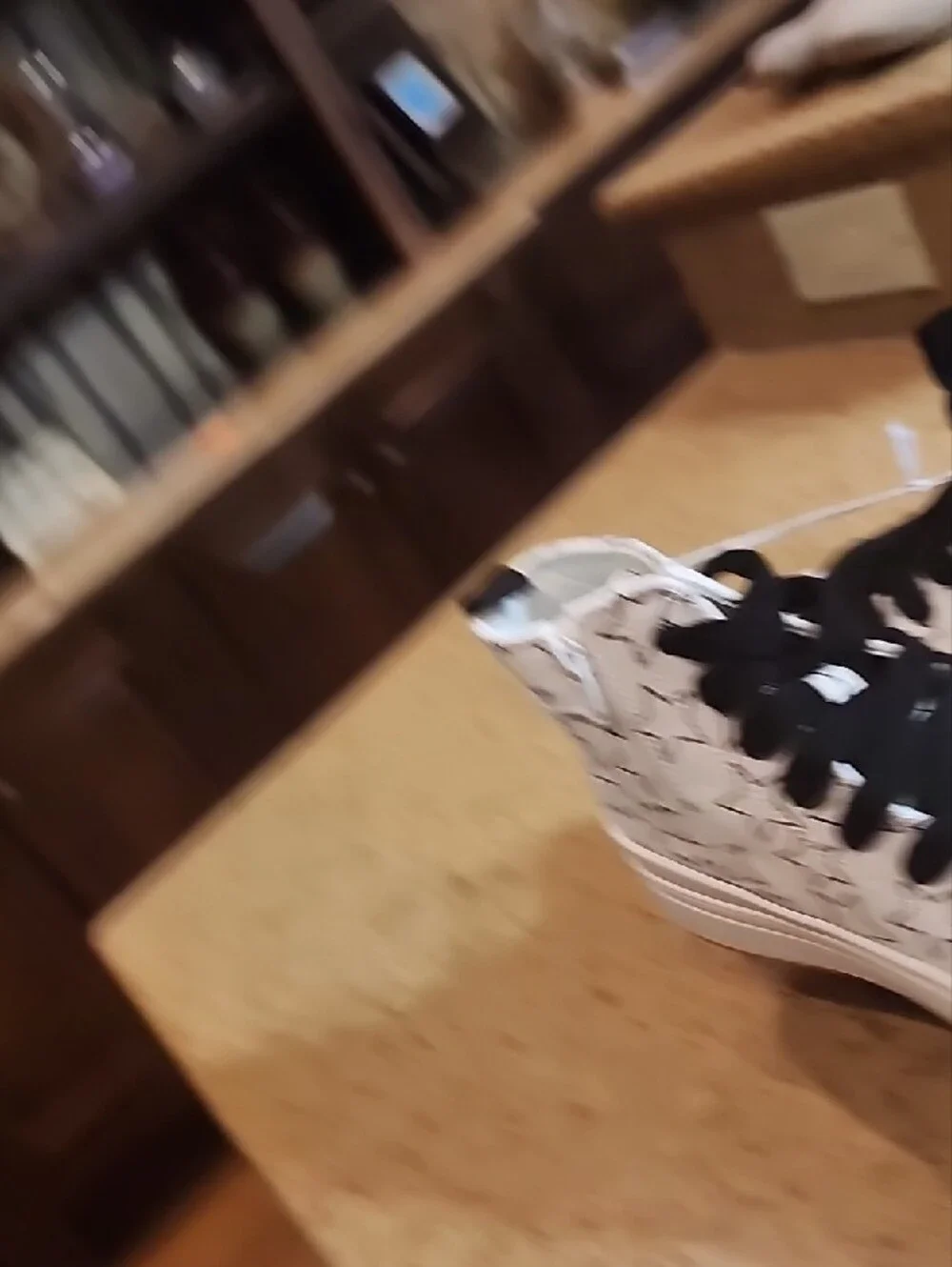 art class White High-Top Sneakers with Black Laces and Star Print NWT SIZE-3.